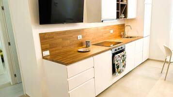 雪櫃、焗爐、爐具、洗碗機