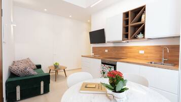 雪櫃、焗爐、爐具、洗碗機