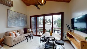 Smart-TV, DVD-Player, Arbeitsbereiche, Drucker