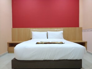 Deluxe Double Room | Laptop workspace, free WiFi, bed sheets - Hotel O Puteri Miqaila (Bota)