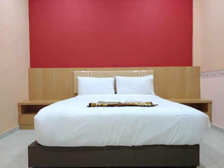 Deluxe Double Room | 1 bedroom, laptop workspace, free WiFi, bed sheets