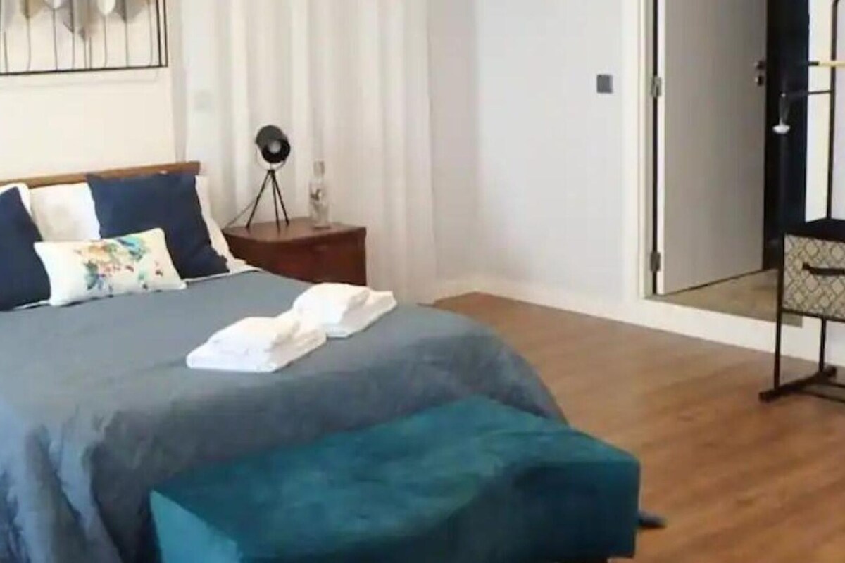 Deluxe Apartment | Free WiFi