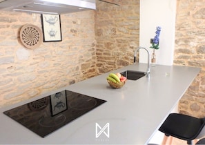 Deluxe Apartment | Private kitchen