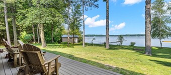 5BR Retreat: Waterfront, Kayaks, BBQ & More