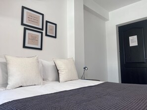 Luksusstudio, byutsikt | Blendingsgardiner, strykejern/-brett og wi-fi (inkludert)