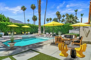 Pool - Good Vibes Only – Historic Spanish Hacienda with Pool, Spa, Fire Pit & Mountain Views (Palm Springs)