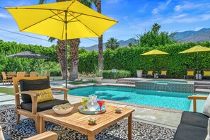 Pool - Good Vibes Only – Historic Spanish Hacienda with Pool, Spa, Fire Pit & Mountain Views (Palm Springs)