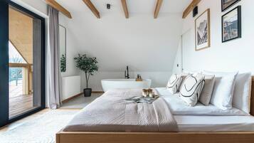 Studio Deluks | 1 kamar tidur, seprai premium, dan didekorasi berbeda-beda