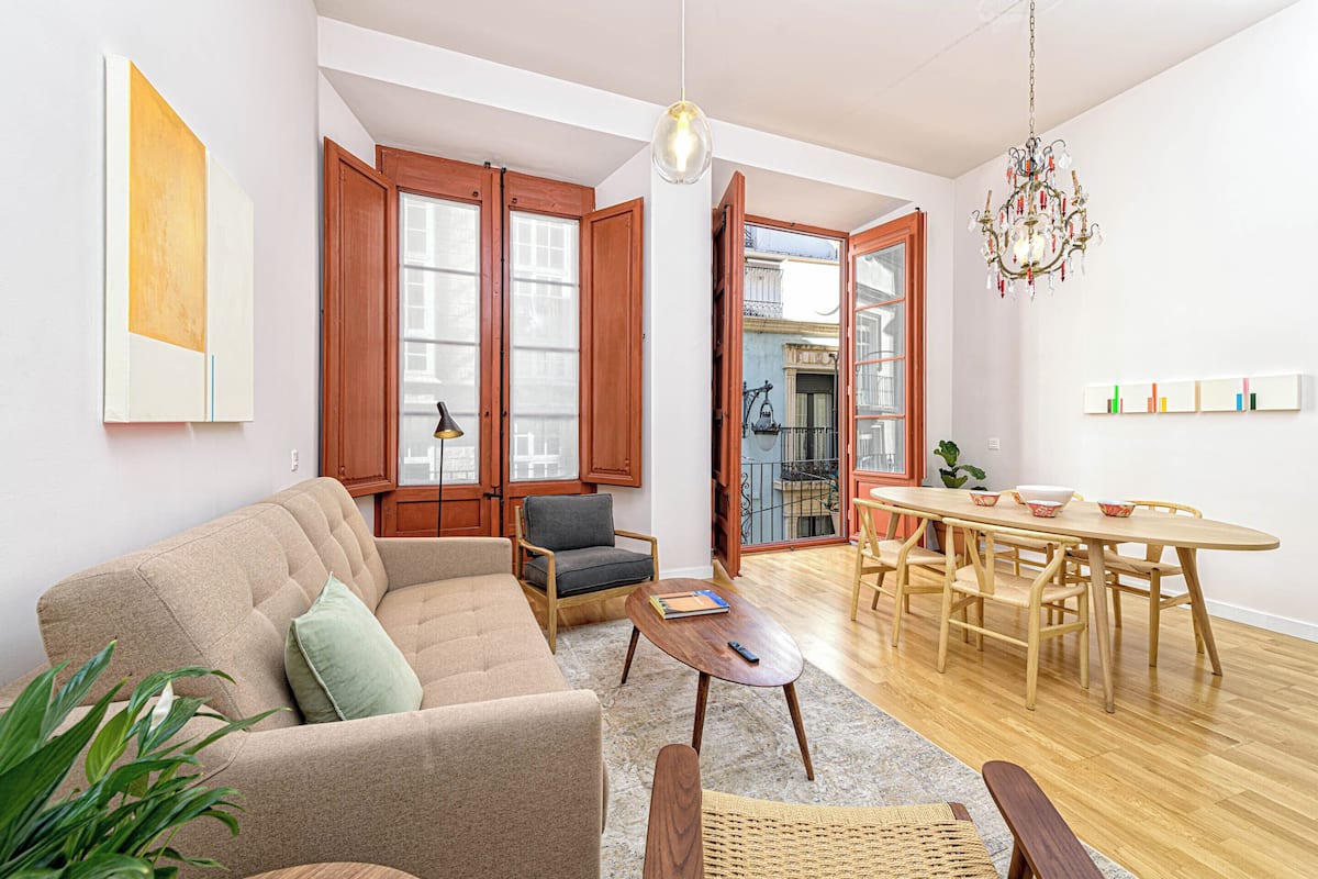 Classic Apartment | Living area | 50-inch flat-screen TV with cable channels