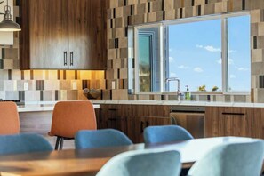 Dining - SunDrop By The Cohost Company (Joshua Tree)