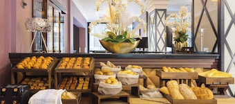 Carlton Hotel Buda Castle