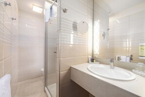 Bathroom - Carlton Hotel Buda Castle (Budapest)