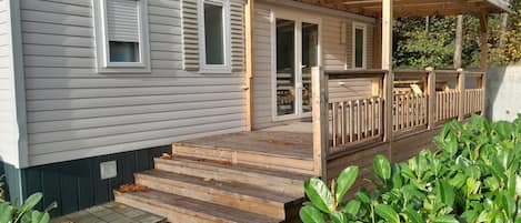 Chalet | Exterior detail