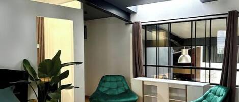 3 bedrooms, iron/ironing board, travel cot, free WiFi