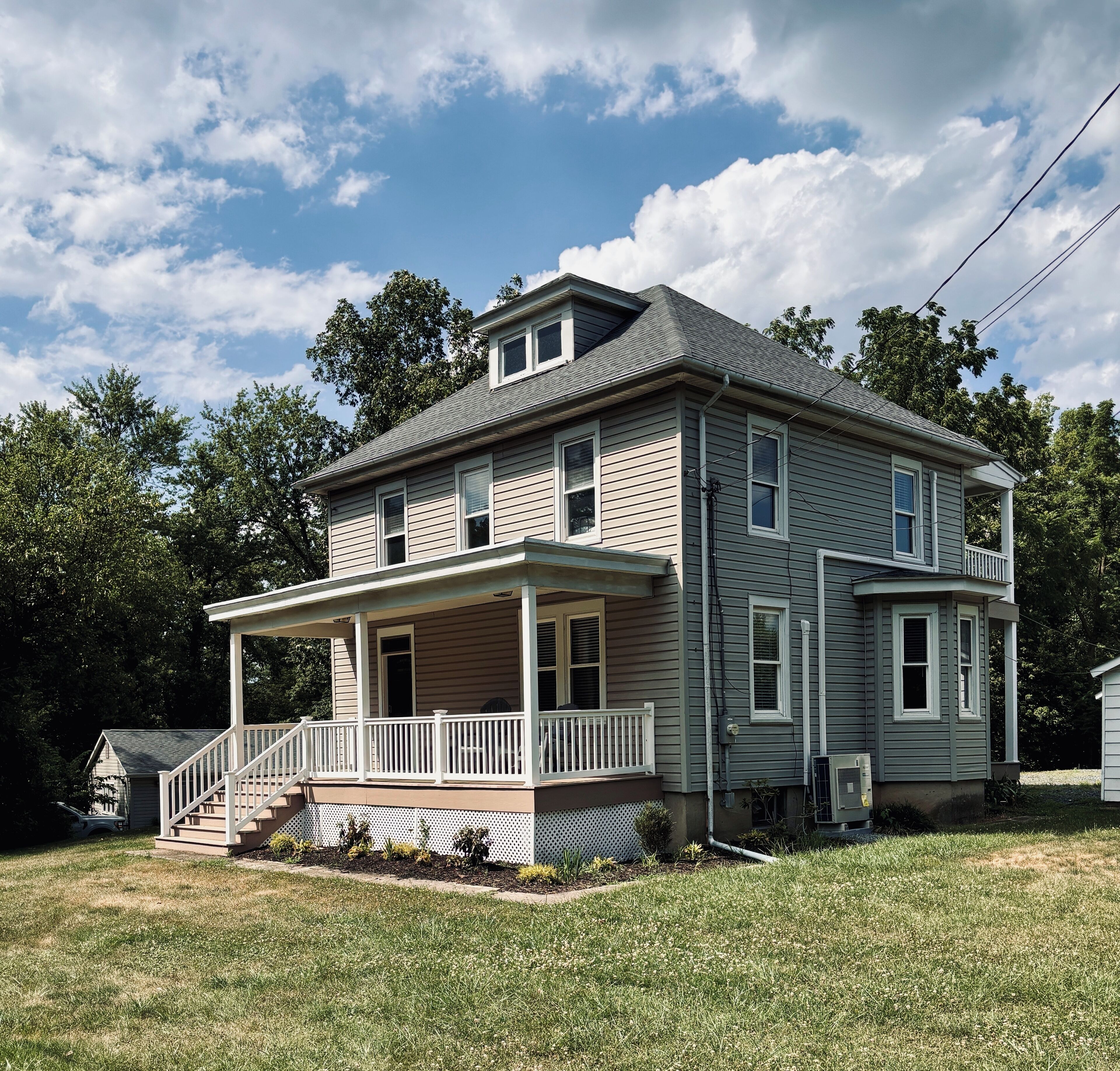 Serene retreat, convenient location in Mechanicsburg, PA.