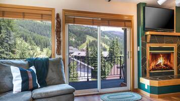 Televisor i llar de foc