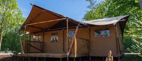 Tent | Exterior