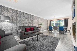 Téléviseur, bureau