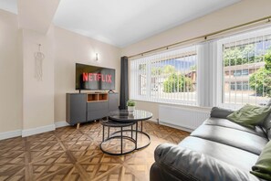 Téléviseur, bureau