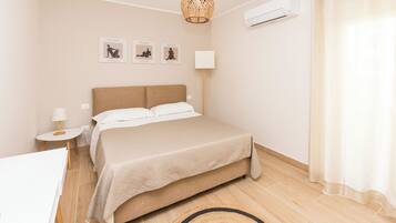 3 slaapkamers, een strijkplank/strijkijzer, gratis wifi, beddengoed