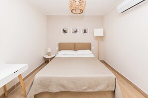 3 chambres, fer et planche à repasser, Wi-Fi gratuit, draps fournis