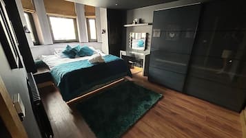 3 bedrooms, WiFi, bed sheets