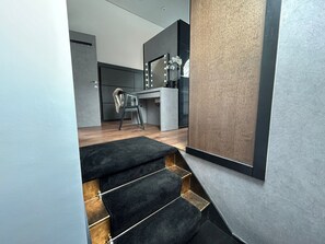 Interior - Samana Vayu (Poole)