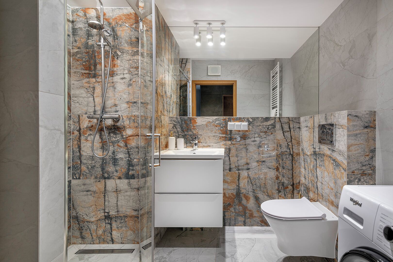 City-Apartment, Stadtblick | Badezimmer