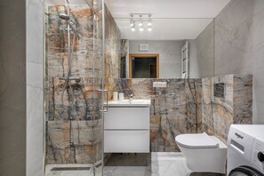 LĂ€genhet City - utsikt mot staden | Badrum