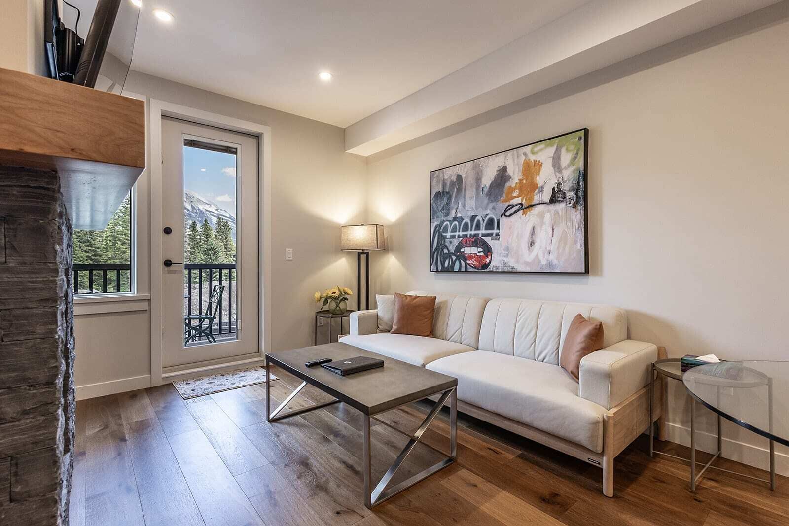 TV, fireplace, offices