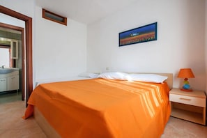 1 bedroom, iron/ironing board