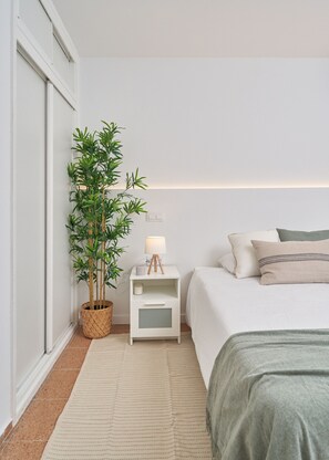 2 bedrooms, iron/ironing board, free WiFi, bed sheets - Timon Suites San Agustin II (Maspalomas)