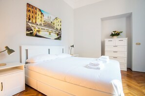 3 habitaciones, escritorio, tabla de planchar con plancha y wifi 