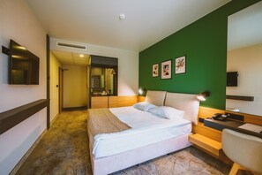 1 bedroom, minibar, in-room safe, desk