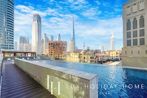 Outdoor pool - LUX Executive Burj Khalifa View Suite (Dubai)