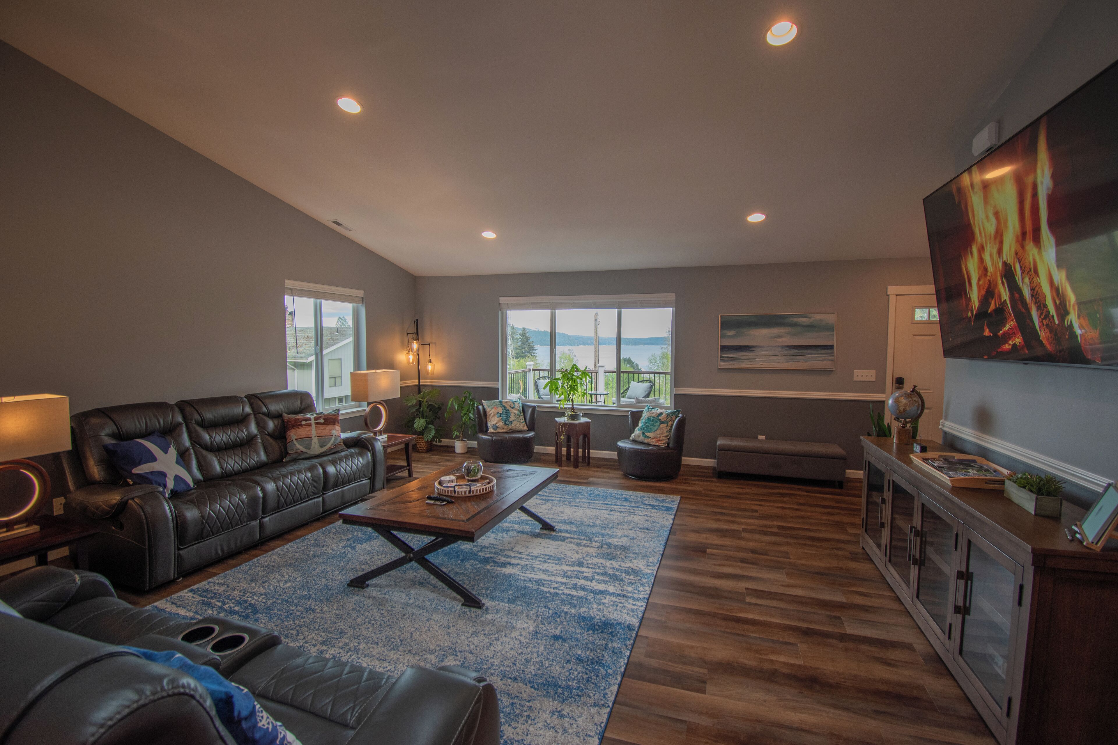 Smart TV, chimenea, videojuegos y reproductor de DVD 