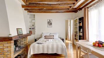 1 slaapkamer, een bureau, een strijkplank/strijkijzer, gratis wifi