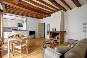 Smart TV, offices - Charming 1BR near Eiffel Tower & Les Invalides (Paris)