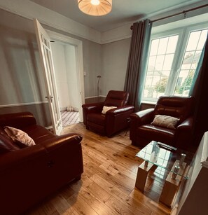 Living area - Beautiful TownHouse (Killarney)