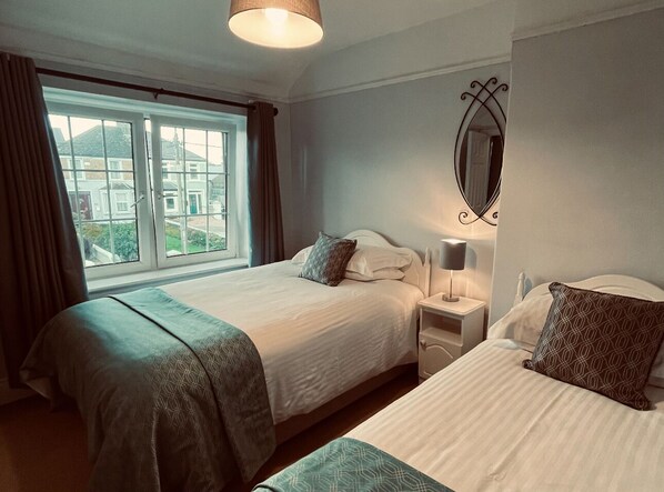 2 bedrooms, iron/ironing board, free WiFi, bed sheets