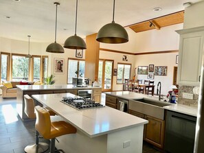 Interior - The Alpine Vista | Pets | Couples | Golf | Nakoma (Portola)