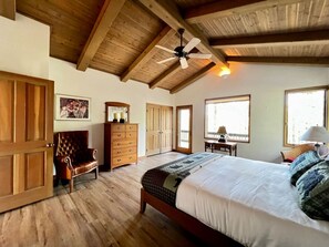 Room - The Alpine Vista | Pets | Couples | Golf | Nakoma (Portola)