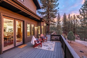 Terrace/patio - The Alpine Vista | Pets | Couples | Golf | Nakoma (Portola)