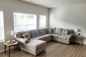 TV - West Omaha Retreat with Patio Near Trails (Omaha)