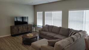 Unclassified image, 3 of 28, button - Stylish Family Townhome with Relaxing Deck Views (Omaha)