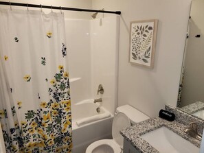 Shower, hair dryer, towels - Tranquil Omaha Retreat with WiFi, Easy City Access (Omaha)