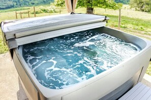 Baignoire à remous extérieure