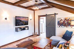 TV - Equestrian Escape Sum (Blue Ridge)