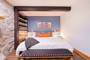 8 bedrooms, iron/ironing board, WiFi, bed sheets