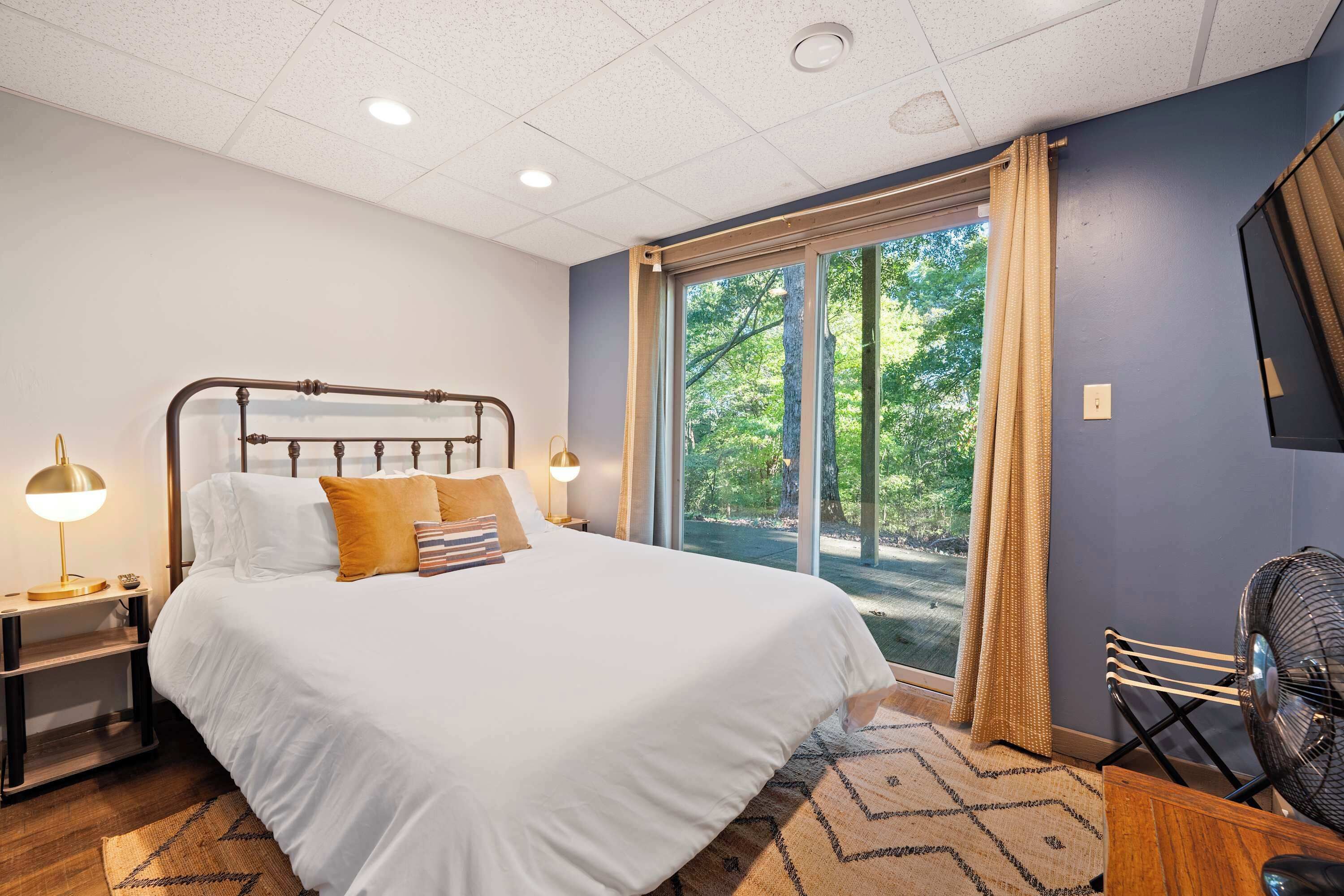 8 chambres, fer et planche à repasser, Wi-Fi, draps fournis